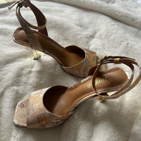 J. RENEE Floral Vaarika Heel in Gold / Taupe - Yellow / White - Picture 3 of 9